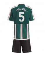 Manchester United Harry Maguire #5 Venkovní dres pro děti 2023-24 Krátký Rukáv (+ trenýrky)